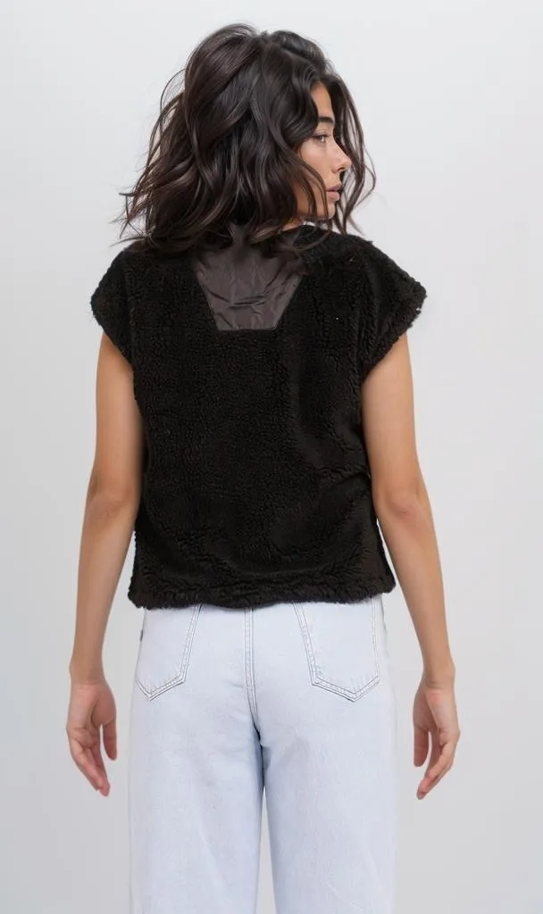 o202288-REVERSIBLE FAUX-FUR VEST - BLACK